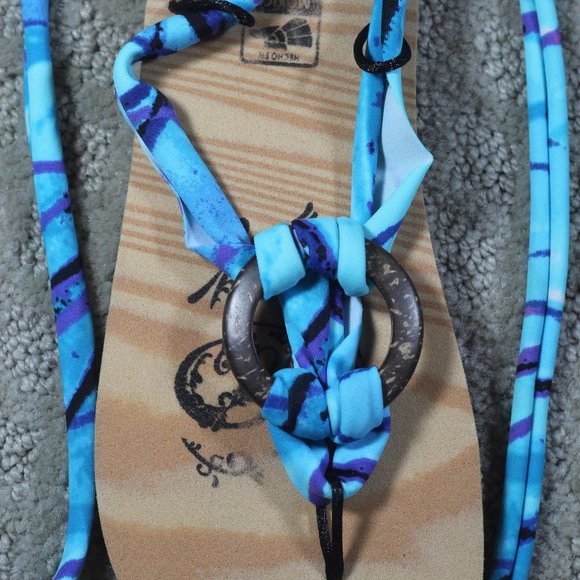 NWOT Chula Size 5 - 6 Lace up Tropical Multi-color Flip Flops - Picture 2 of 3